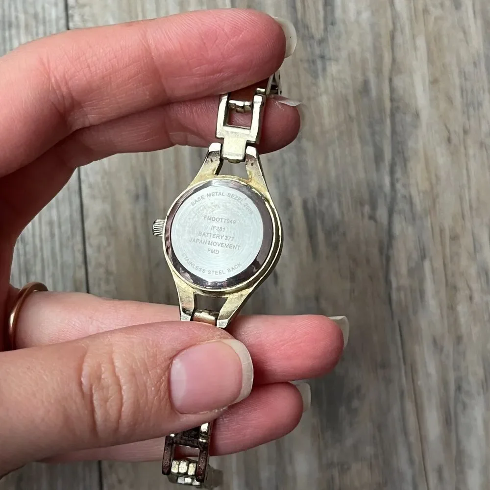 Vintage Gold Watch Women's Small Old Money Dainty Round Chain 90s Minimalist
